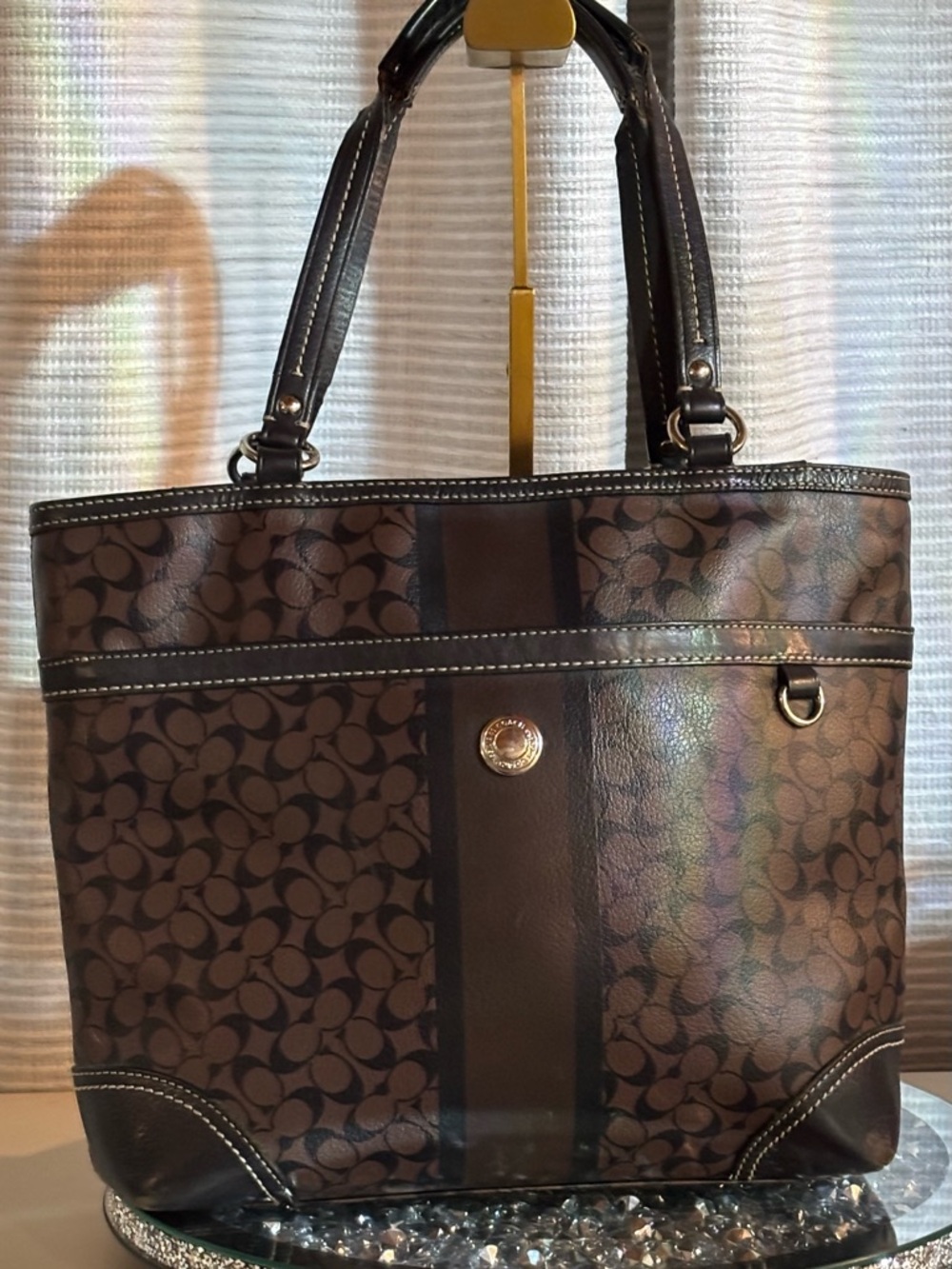 🖤 Classic Coach Signature Tote | Timeless & Functional 🖤